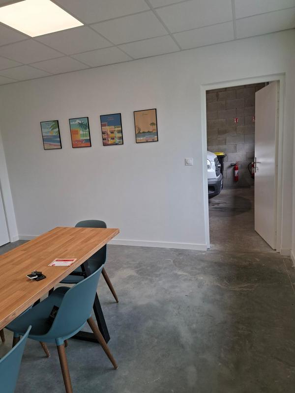 Entrepôt - 91 m² - 2 pièces