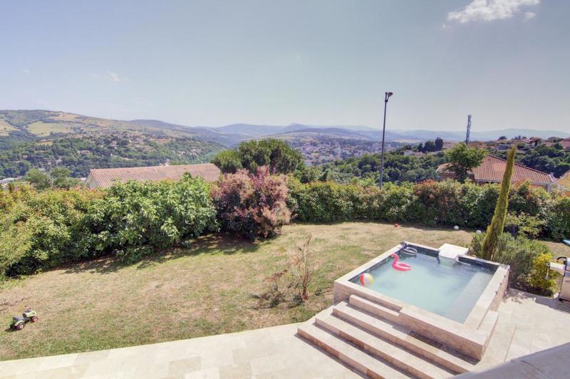 Maison - 143 m² - 5 pièces