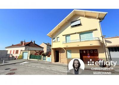 Maison - 205 m² - 8 pièces