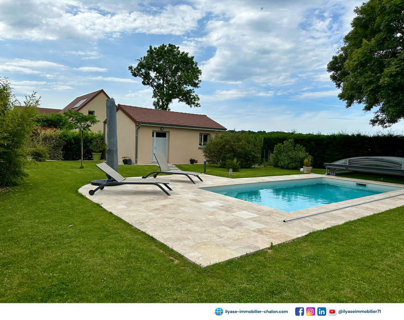 Maison - 225 m² - 7 pièces