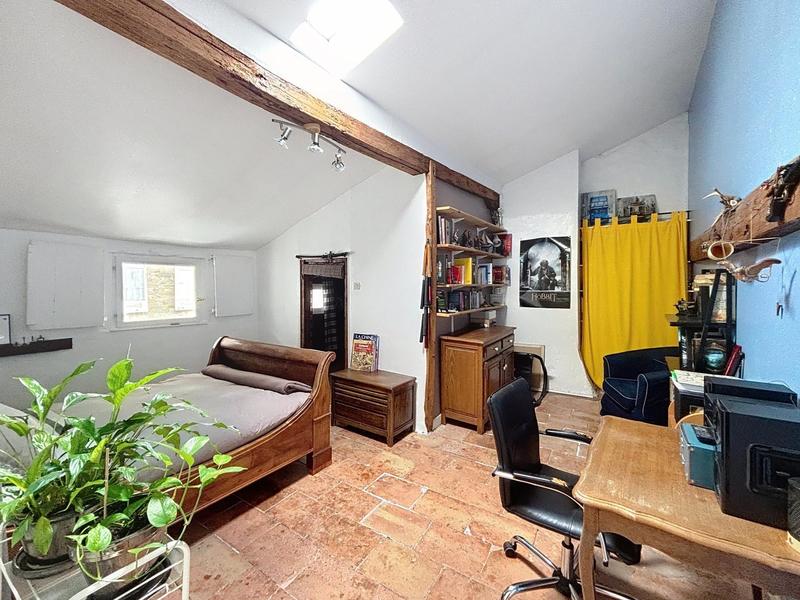 Maison - 265 m² - 10 pièces