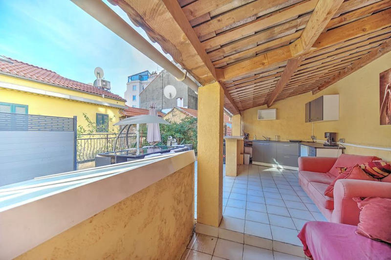 Appartement - 180 m² - 6 pièces