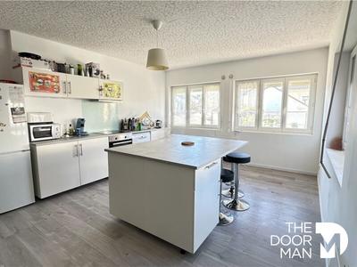 Appartement - 133 m² - 6 pièces