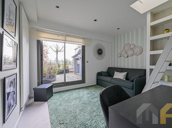 Duplex - 186 m² - 7 pièces