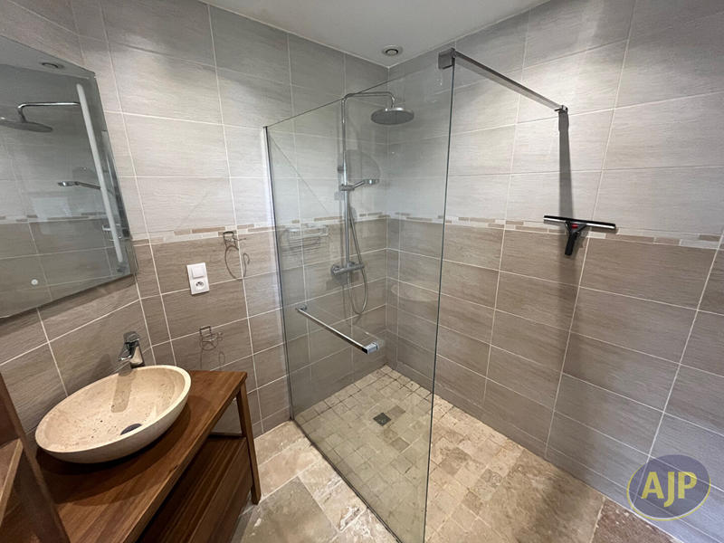 Maison - 173 m² - 8 pièces