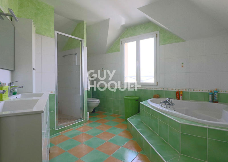 Maison - 192 m² - 5 pièces