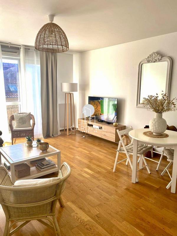 Appartement - 49 m² - 2 pièces