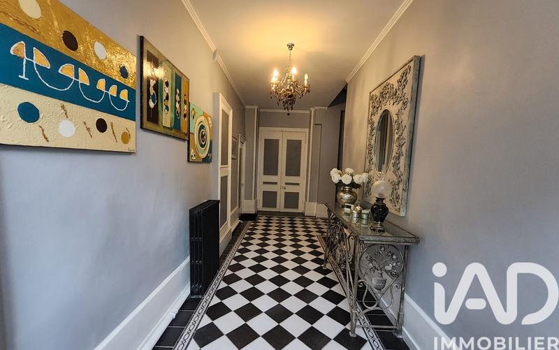 Maison - 313 m² - 10 pièces