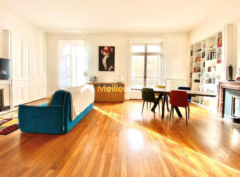 Appartement bourgeois - 117 m² - 4 pièces