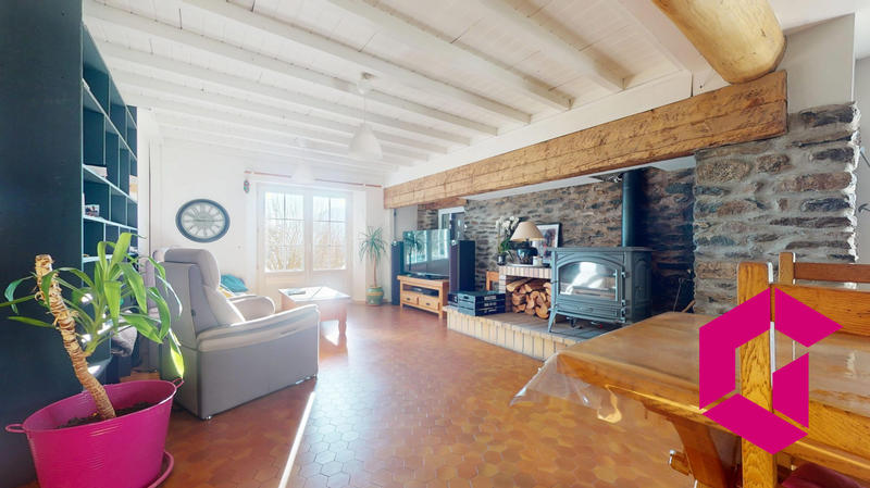 Maison - 160 m² - 8 pièces