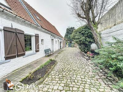 Corps de ferme - 180 m² - 7 pièces