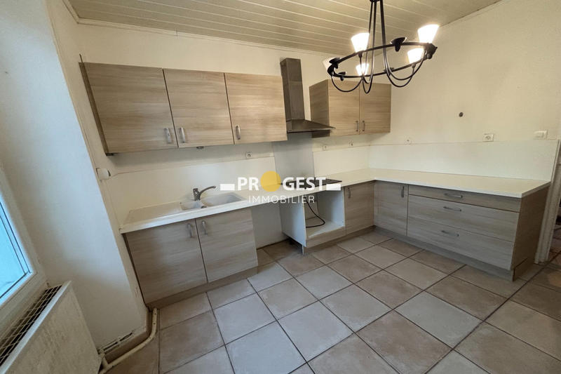 Appartement - 80 m² - 4 pièces