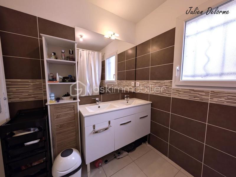 Maison jumelée - 99 m² - 5 pièces