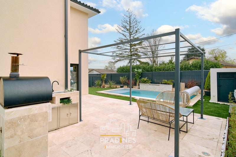 Maison - 121 m² - 5 pièces