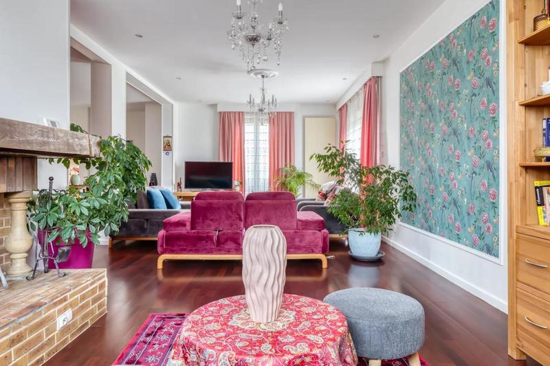 Maison - 225 m² - 6 pièces