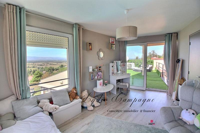 Demeure - 215 m² - 9 pièces