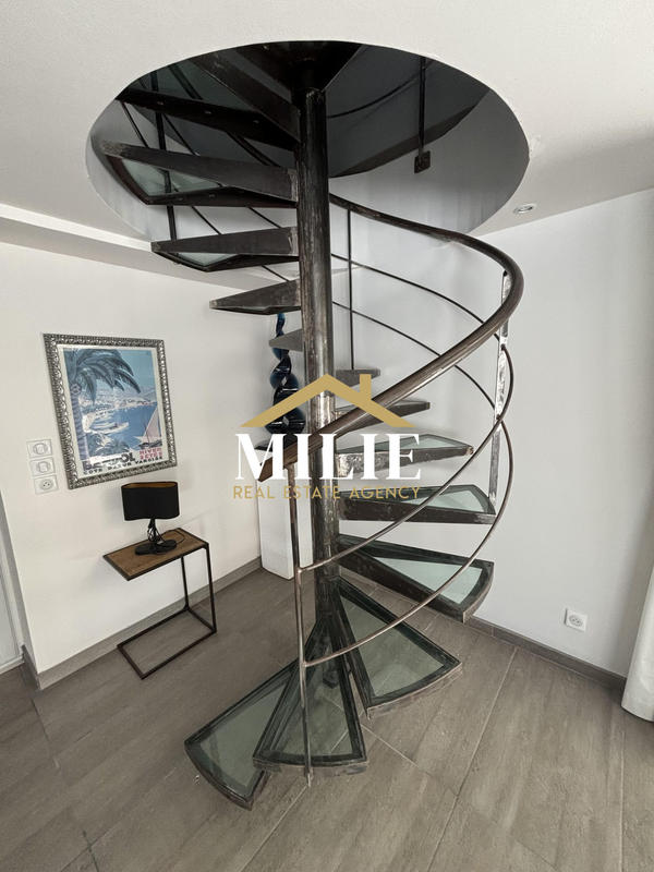 Villa - 350 m² - 8 pièces