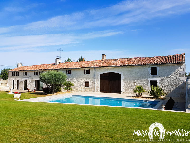 Maison - 380 m² - 9 pièces