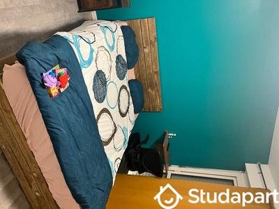 Chambre - 11 m² - 1 pièce