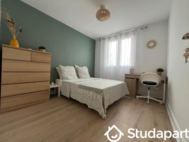 Chambre - 11 m² - 1 pièce