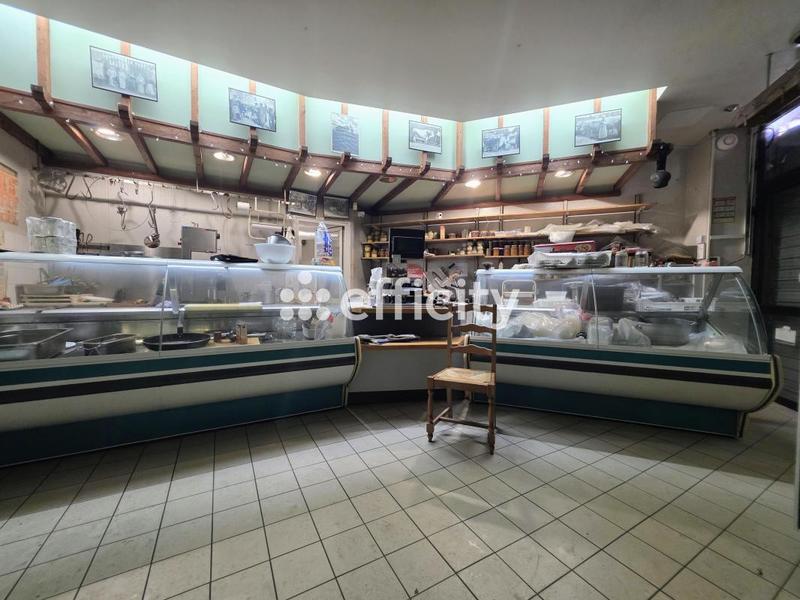 Immeuble - 210 m² - 10 pièces