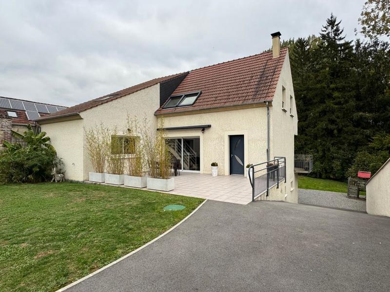 Maison - 170 m² - 6 pièces