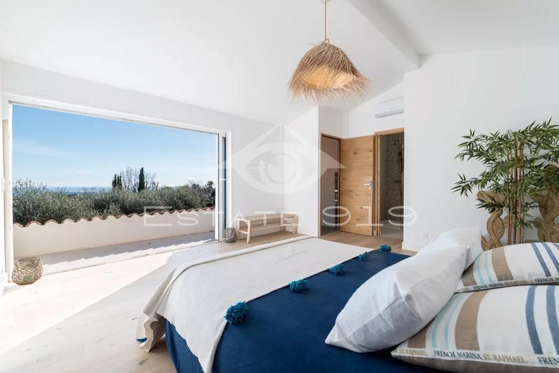 Villa - 225 m² - 6 pièces