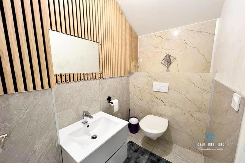 Maison jumelée - 111 m² - 5 pièces