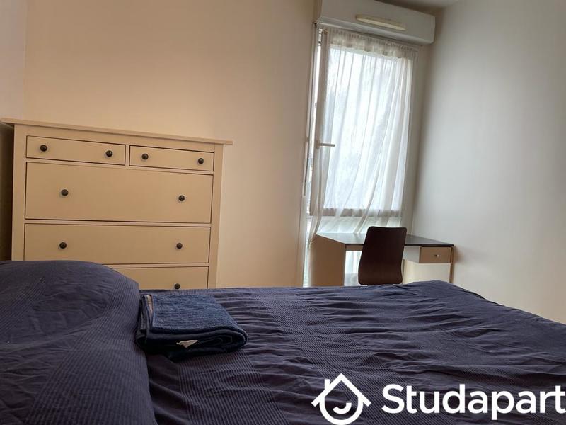 Chambre - 13 m² - 1 pièce