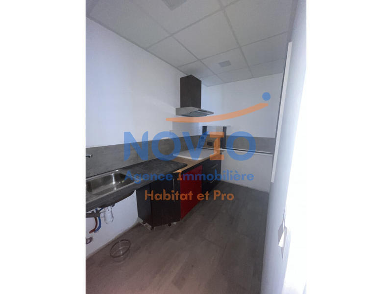 Bureau - 128 m² - 1 pièce