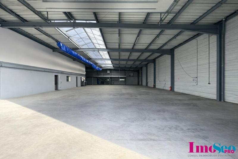 Local d'activité / Entrepôt - 1 032 m²