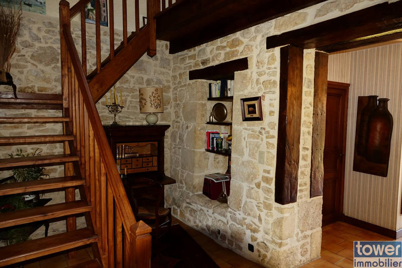 Propriété - 200 m² - 6 pièces