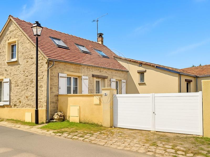 Maison en pierre - 96 m² - 5 pièces