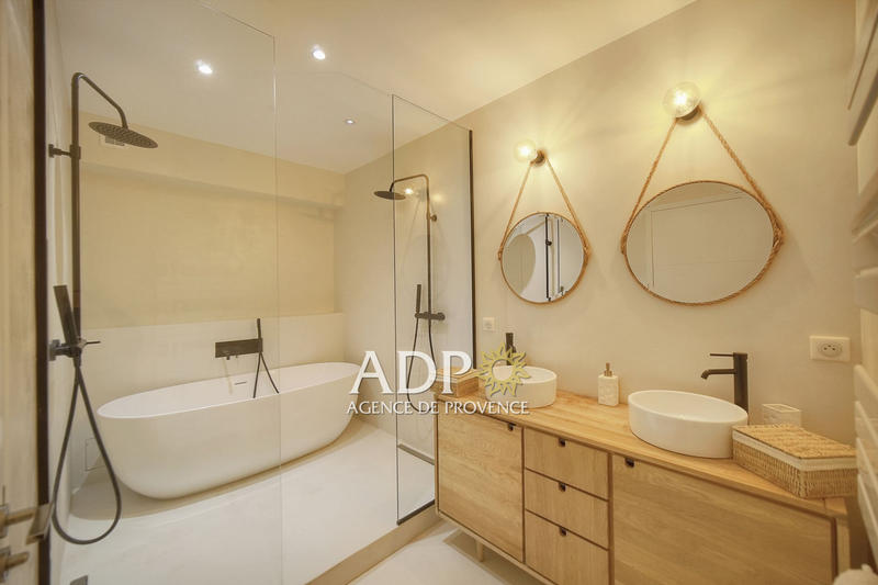 Loft - 194 m² - 5 pièces