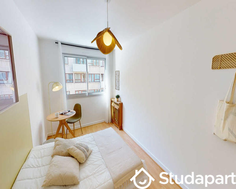 Chambre - 70 m² - 1 pièce