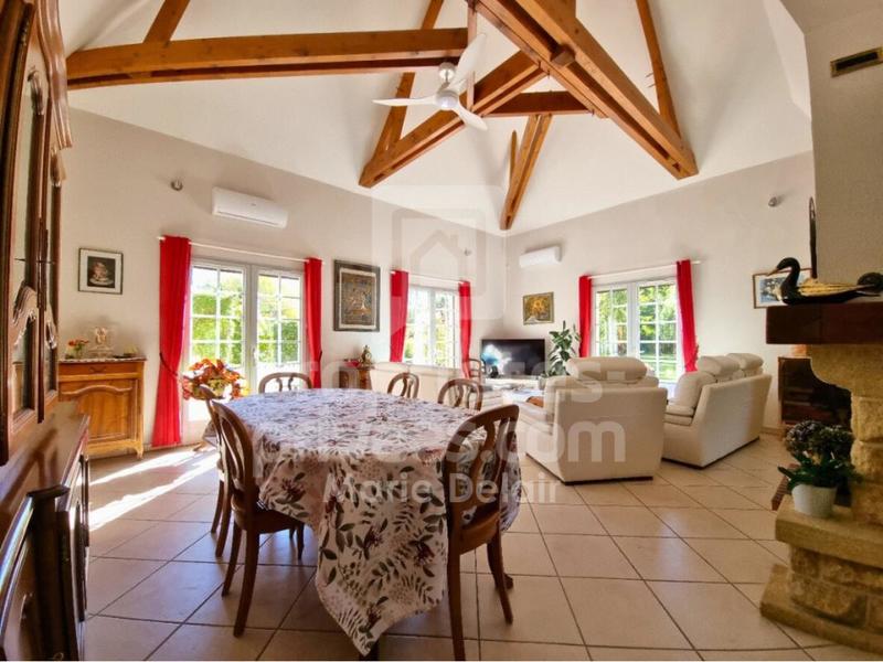 Maison - 188 m² - 7 pièces