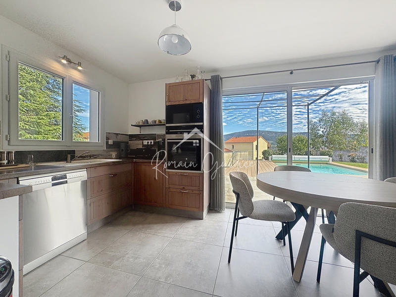 Villa - 136 m² - 6 pièces