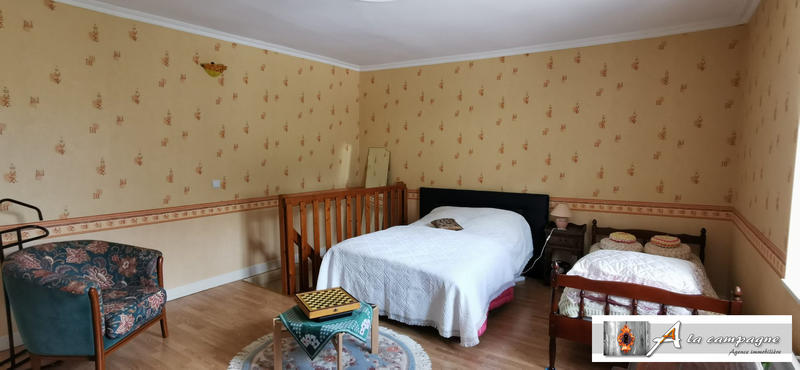 Maison - 200 m² - 11 pièces