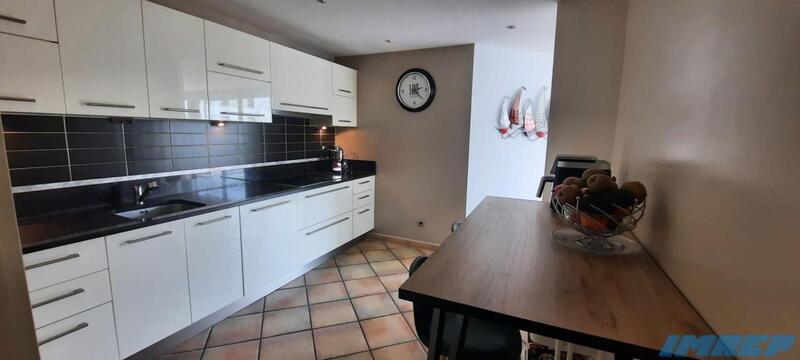 Appartement - 94 m² - 4 pièces