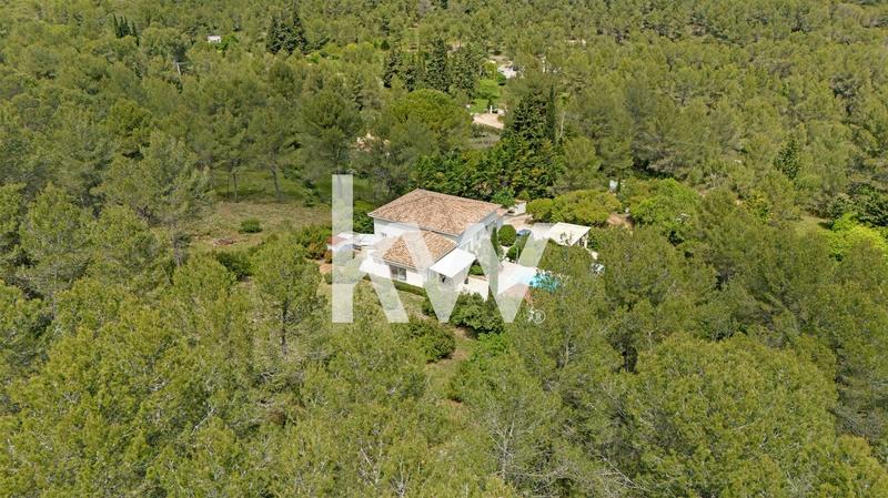 Villa - 143 m² - 4 pièces