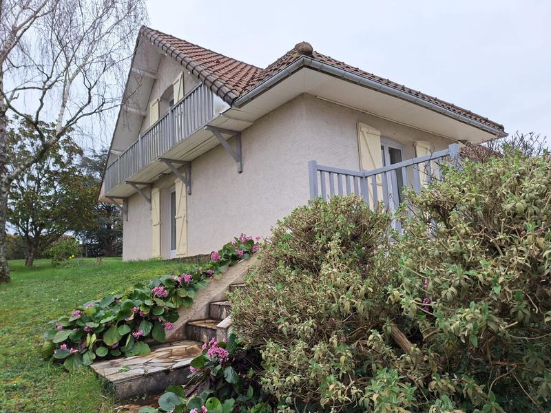Maison - 159 m² - 7 pièces