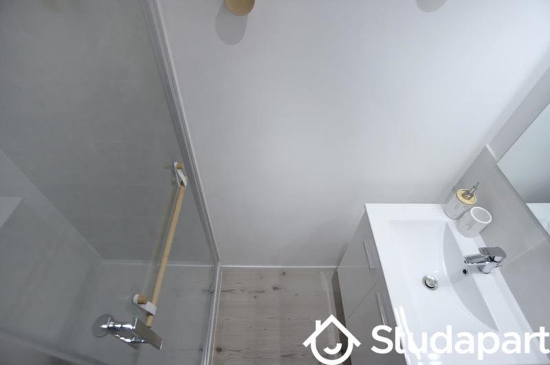 Chambre - 13 m² - 1 pièce