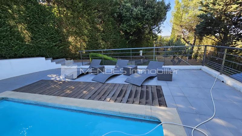 Villa - 353 m² - 6 pièces