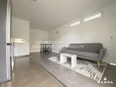 Chambre - 11 m² - 4 pièces