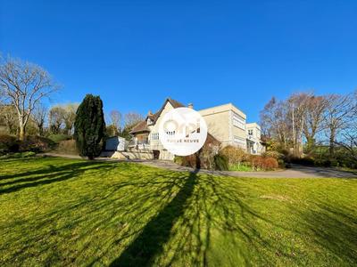 Propriété - 390 m² - 8 pièces