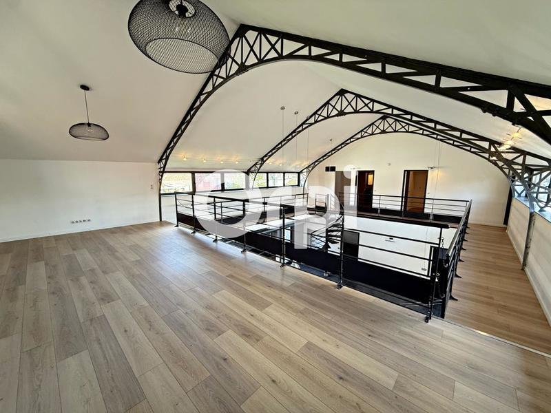 Maison - 215 m² - 6 pièces