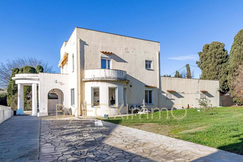 Maison - 280 m² - 7 pièces