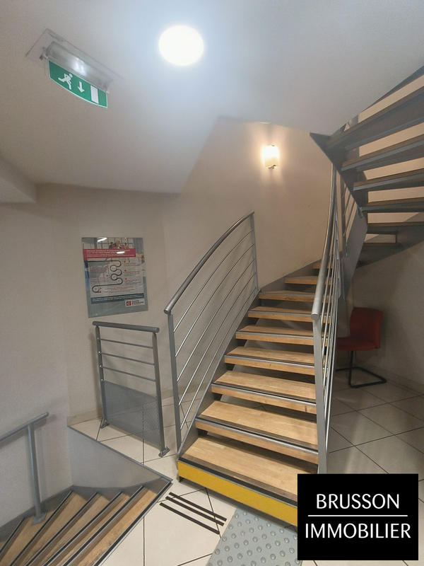 Local commercial - 318 m²