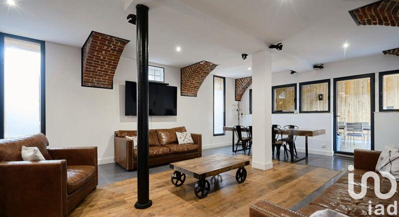 Maison - 220 m² - 5 pièces