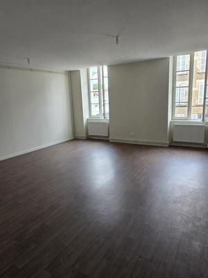 Appartement - 82 m² - 3 pièces